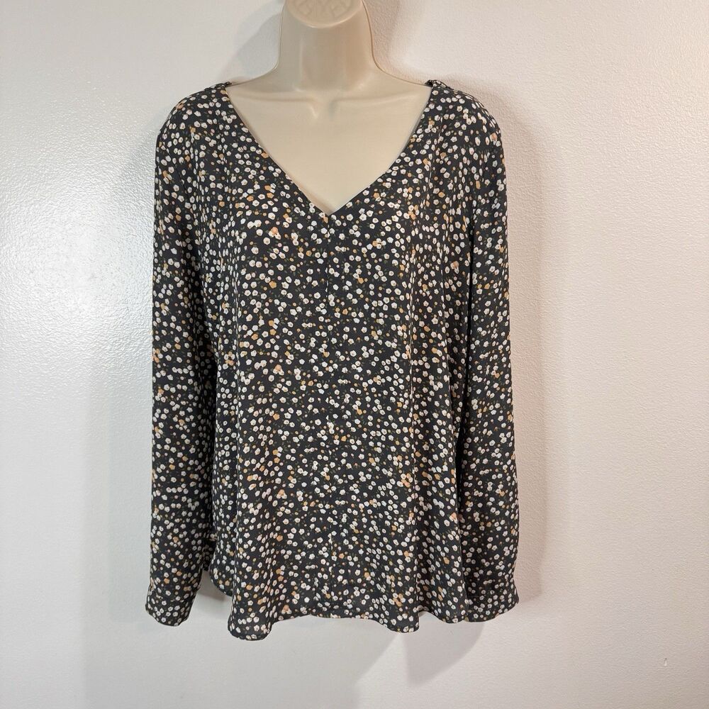 Ann Taylor LOFT Blouse Shirt M Gray Floral Chiffon Open Back V-neck Cottage